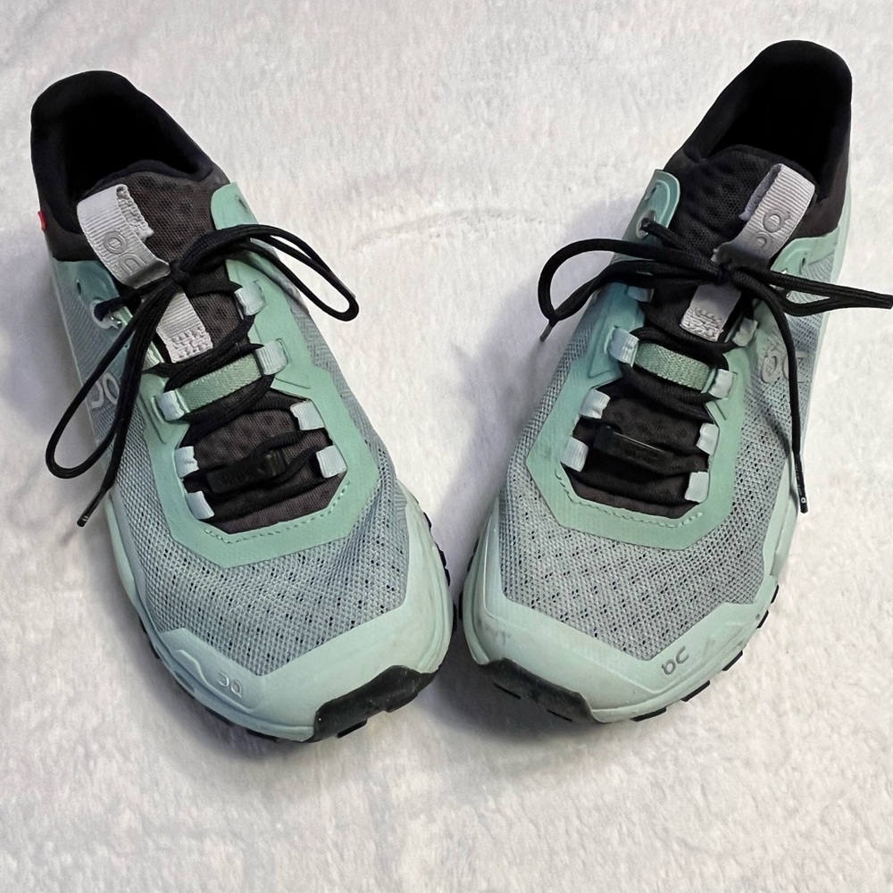 On Running Women’s Mint/Black Cloud Running Shoes